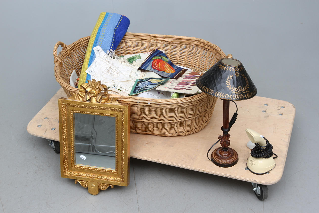 DIVERSE, textil, spegel, TELEFON, Kobra, BORDSLAMPA, Frejas Boning Stockholm.