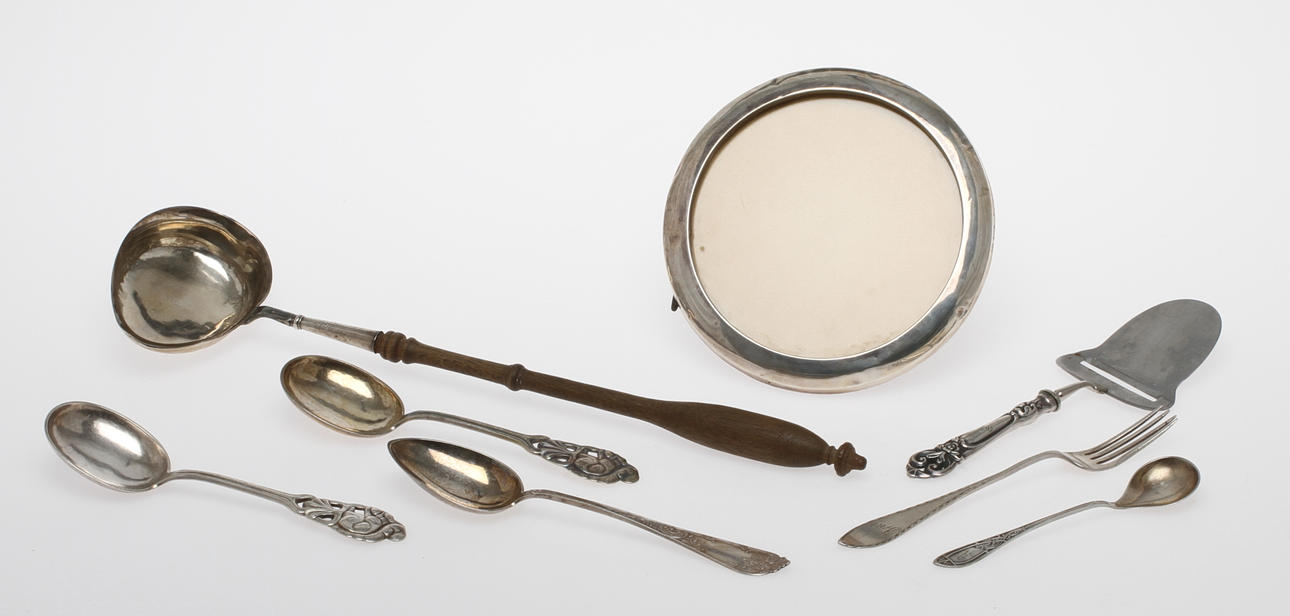 PARTI SILVER, bland annat Norge. Vikt exkl ram, osthyvel och soppslev ca 253 gram.