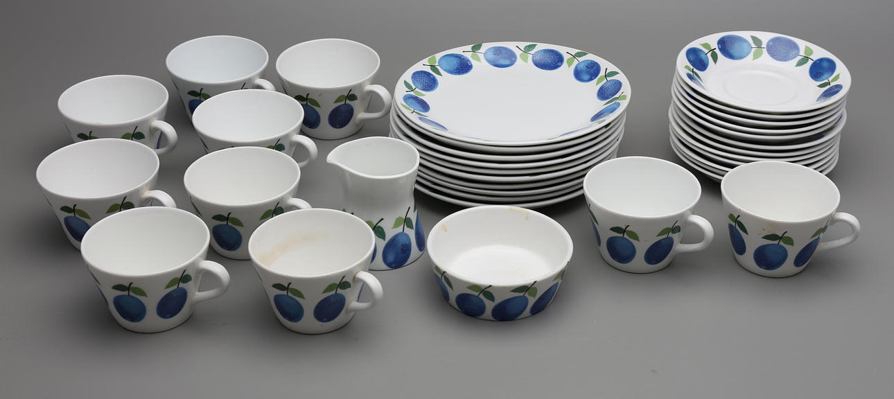 STIG LINDBERG. KAFFESERVIS, "Prunus", 34 delar.