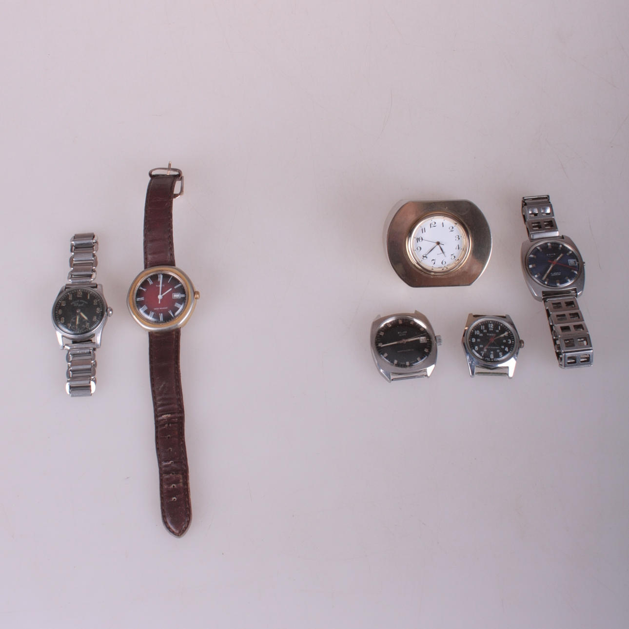 WRIST CLOCK and a TABLE CLOCK, 6 pcs., i.a. Elj and Timex.