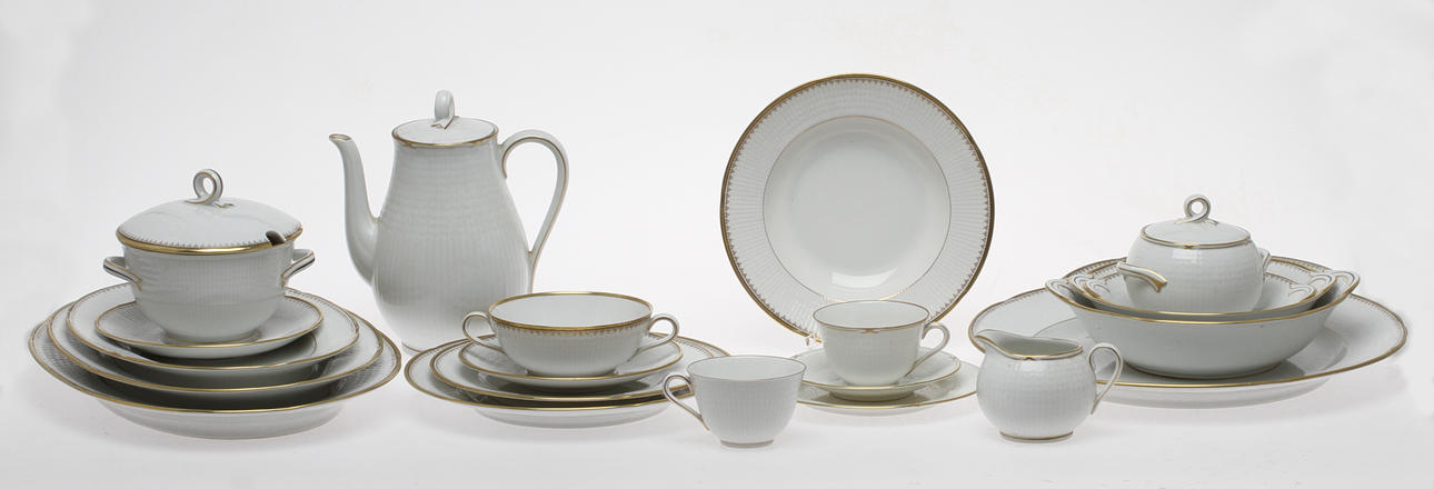 MAT&KAFFESERVISDELAR, 91 delar, porslin, "Swedish Grace", Louise Adelborg, Rörstrand, 1900-talets andra hälft.