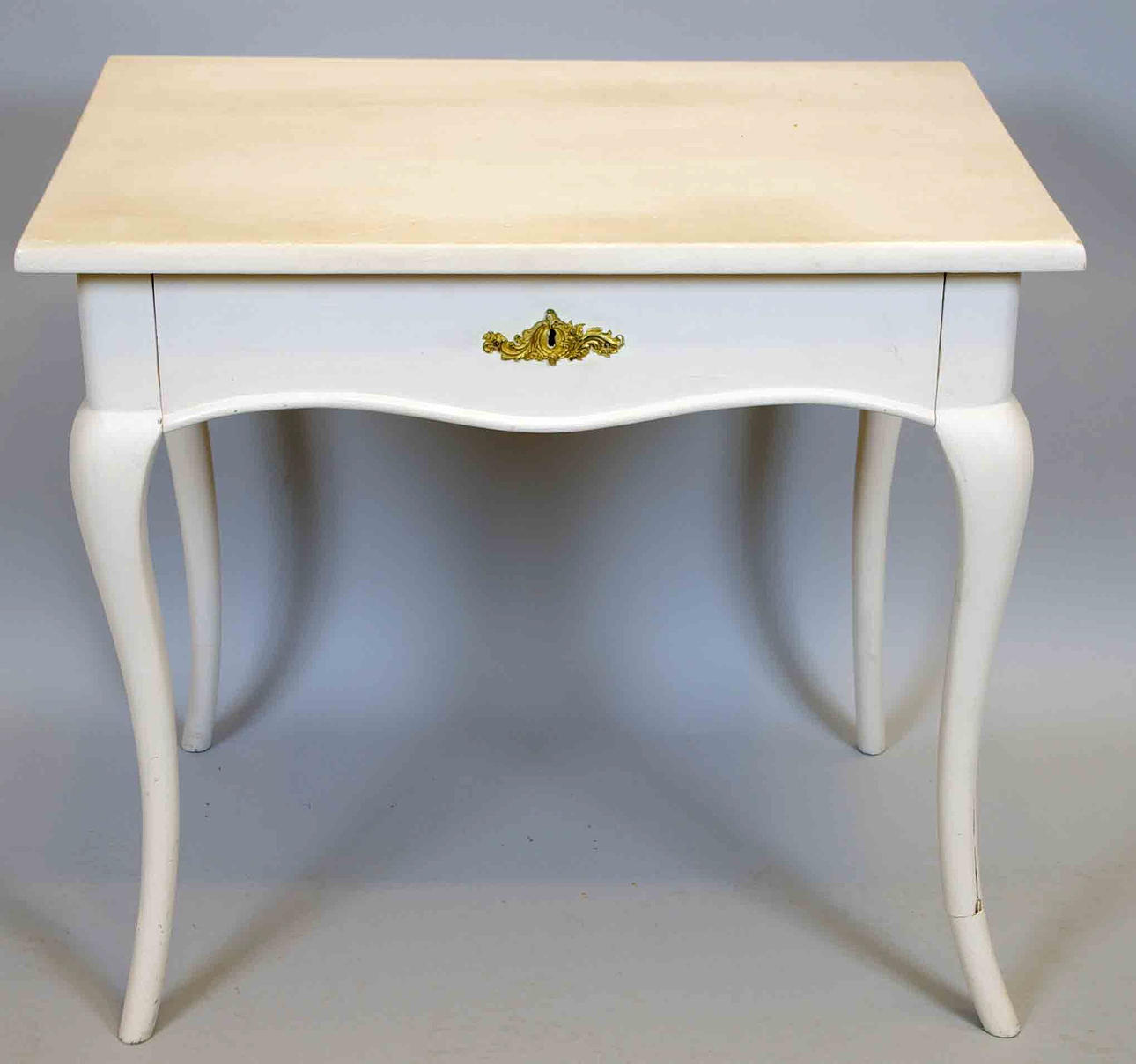 BORD MED LÅDA, vitmålat, rokokostil.