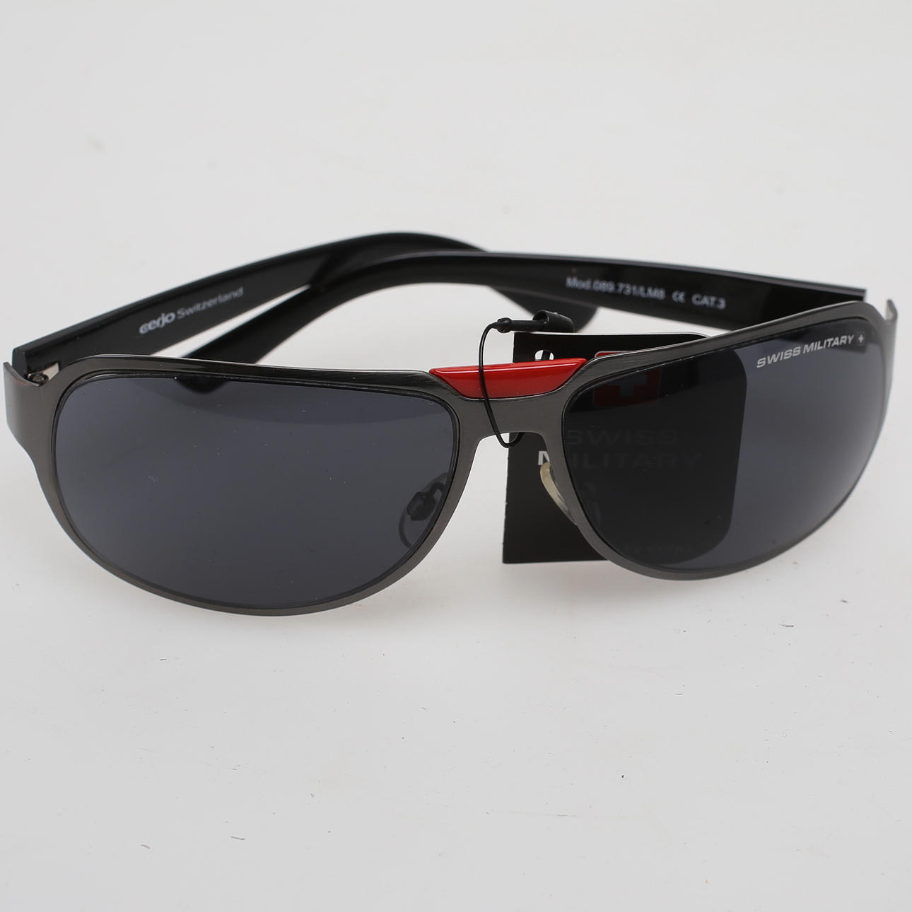 SOLGLASÖGON, Swiss Military, Nya.