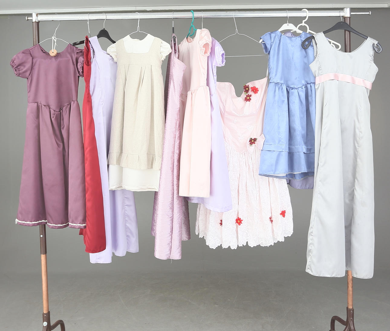 FESTKLÄNNINGAR för barn, 11 st.