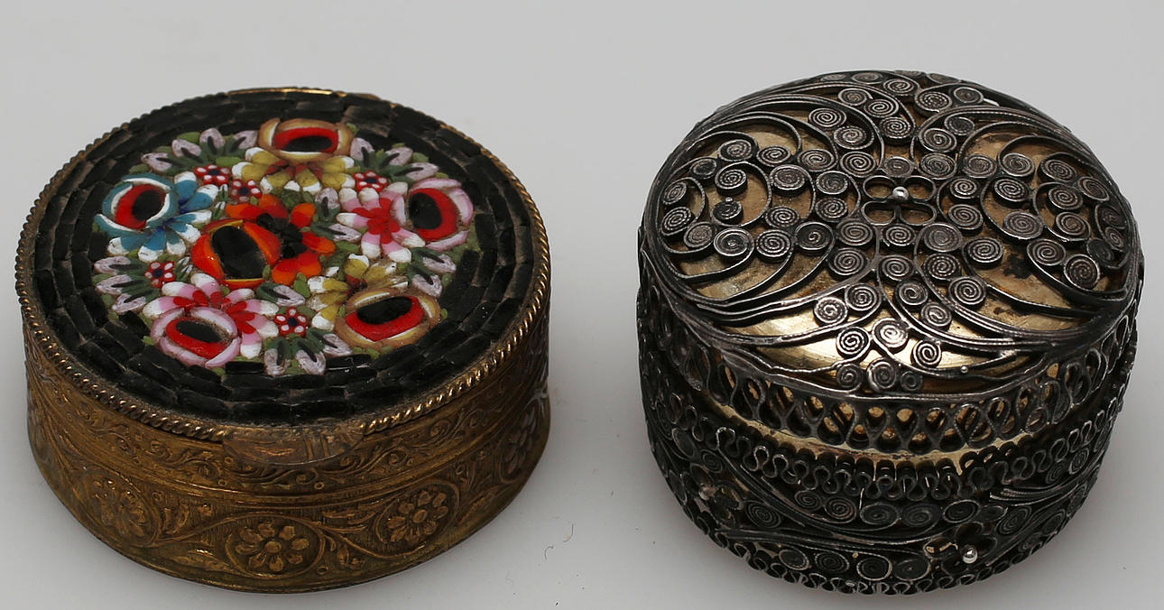 DOSOR, 2 st, silver/filigran och mässing/mikromosaik, Carl Fredrik Hedin, Örebro 1838 samt troligen Italien.