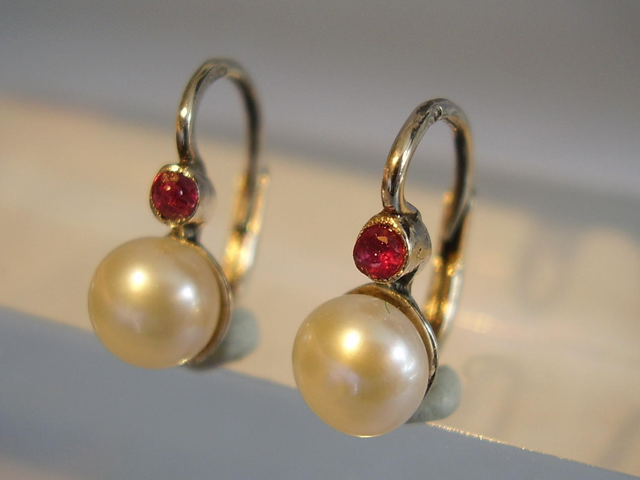 OHRRINGE ANTIK RUBIN + PERLE.