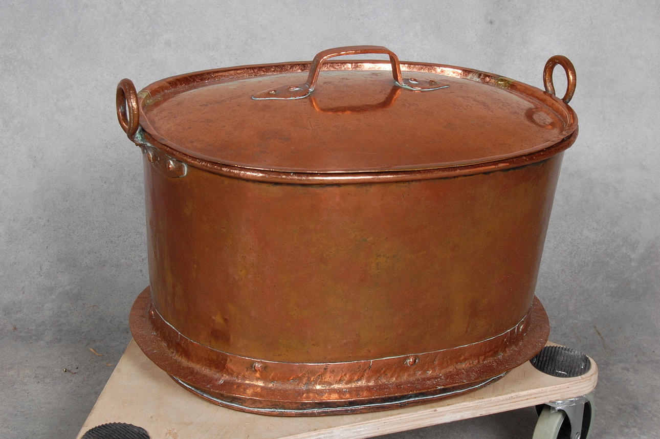 GRYTA, från herrgård, koppar, 1800-tal.