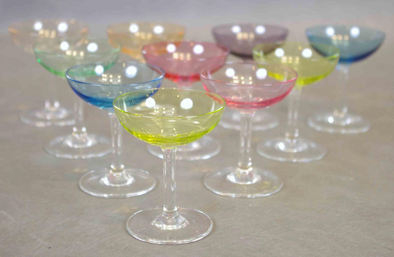 LIKÖRGLAS, 10 stycken, olikfärgade.