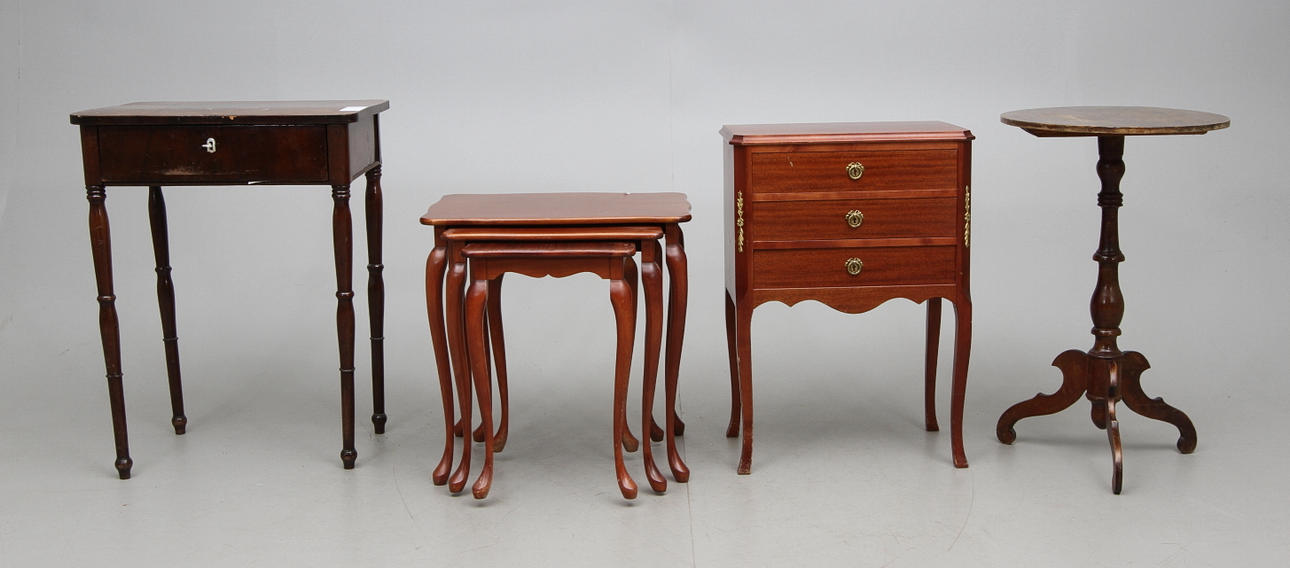 MÖBLER, 4 del, bland annat byrå, sybord, satsbord, 1800-1900 tal.