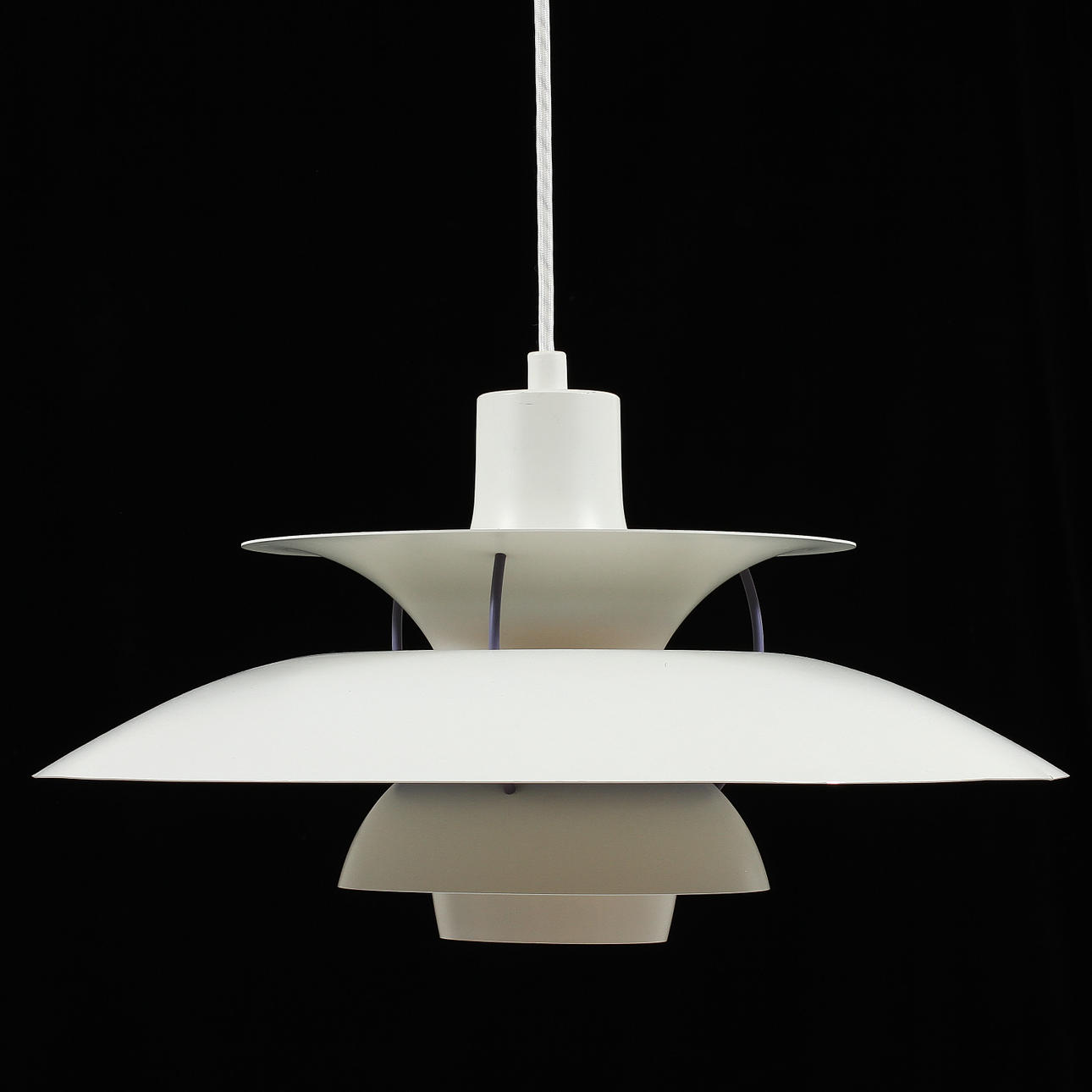 LAMPA, "PH 5" Poul Henningsen för Louis Poulsen.