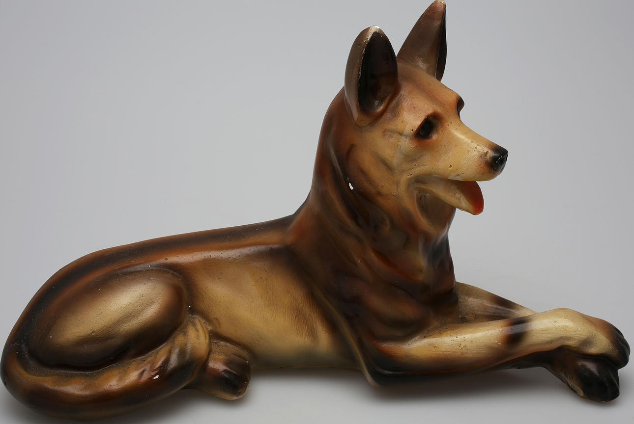 SKULPTUR, konstmassa, 1900-talets första hälft.