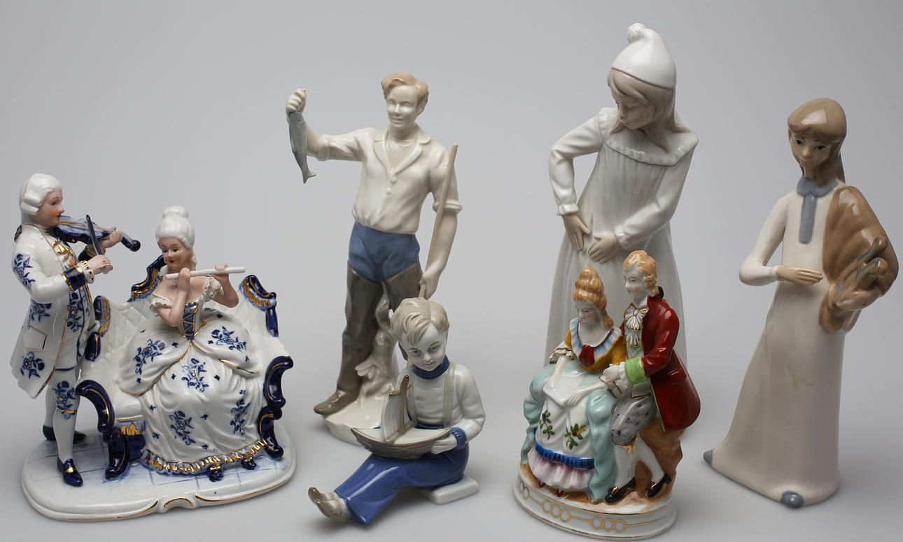 FIGURINER, 6 st, porslin, Nao, Japan samt troligen Tyskland.