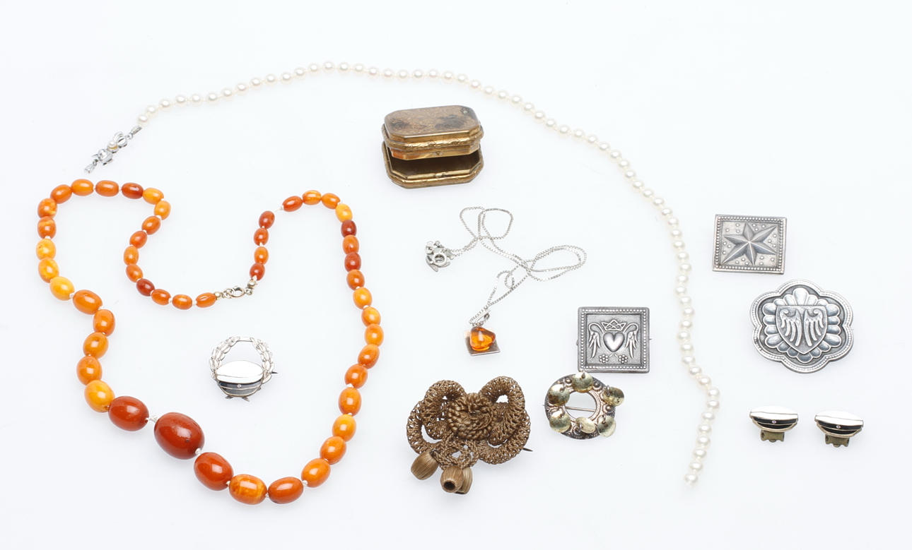 BIJOUTERIER, bl.a. silver.