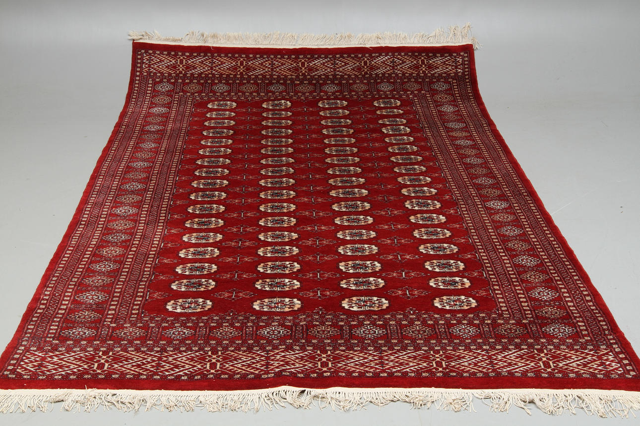 MATTA, orientalisk, ca 281 x 181 cm.