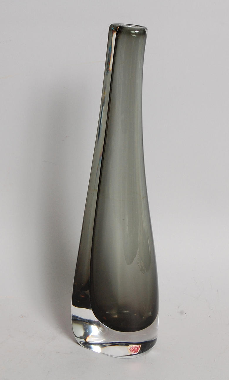 VAS, glas, Orrefors, signerad Nils Landberg, 1950-tal.