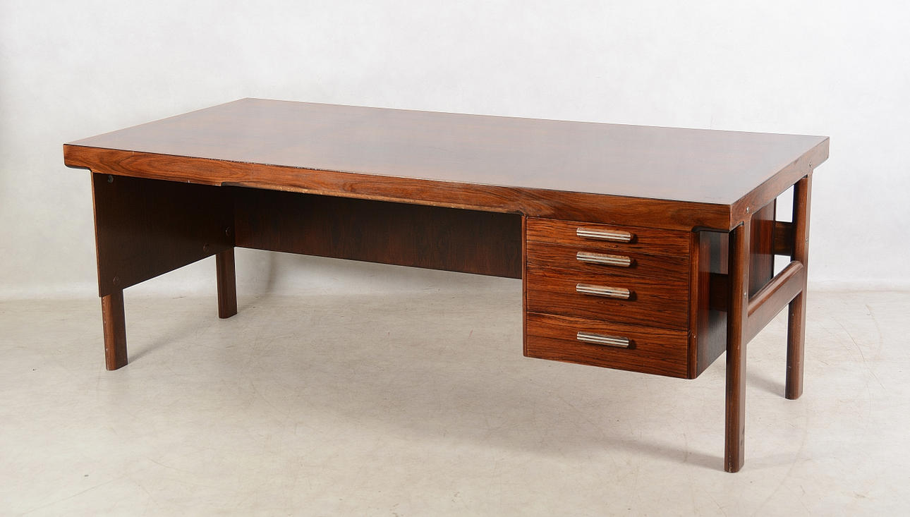 DESK Arne Vodder no 234 in Palisanader.