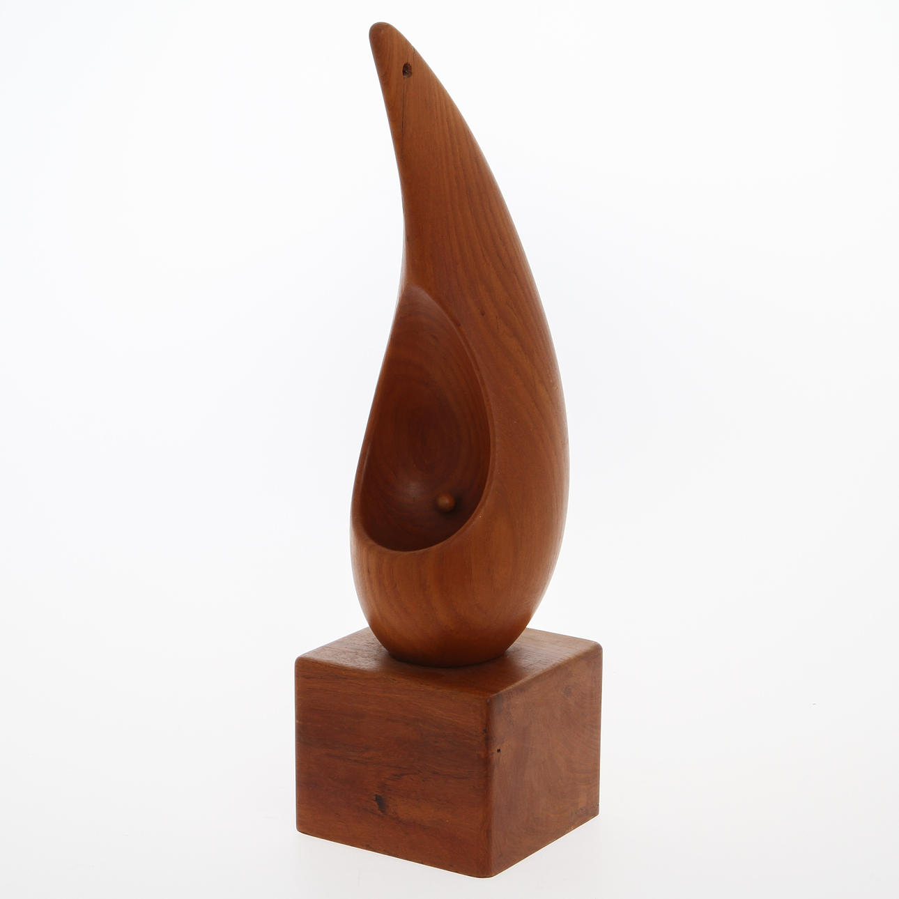 JOHNNY MATTSSON. Skulptur, mor och barn, trä. Monogramsignerad under sockeln.