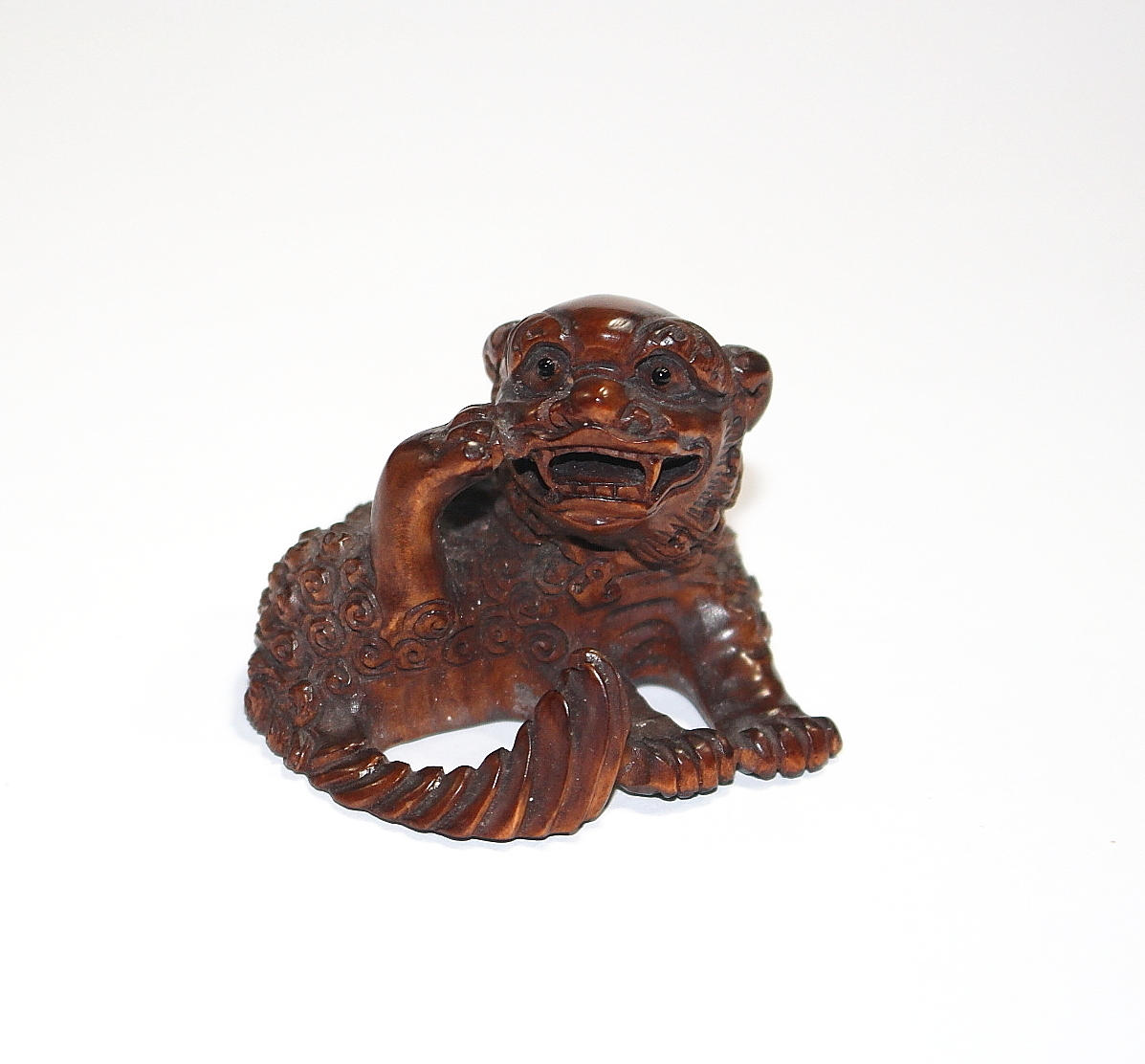 NETSUKE, Löwenhund, Gyoku, Japan.
