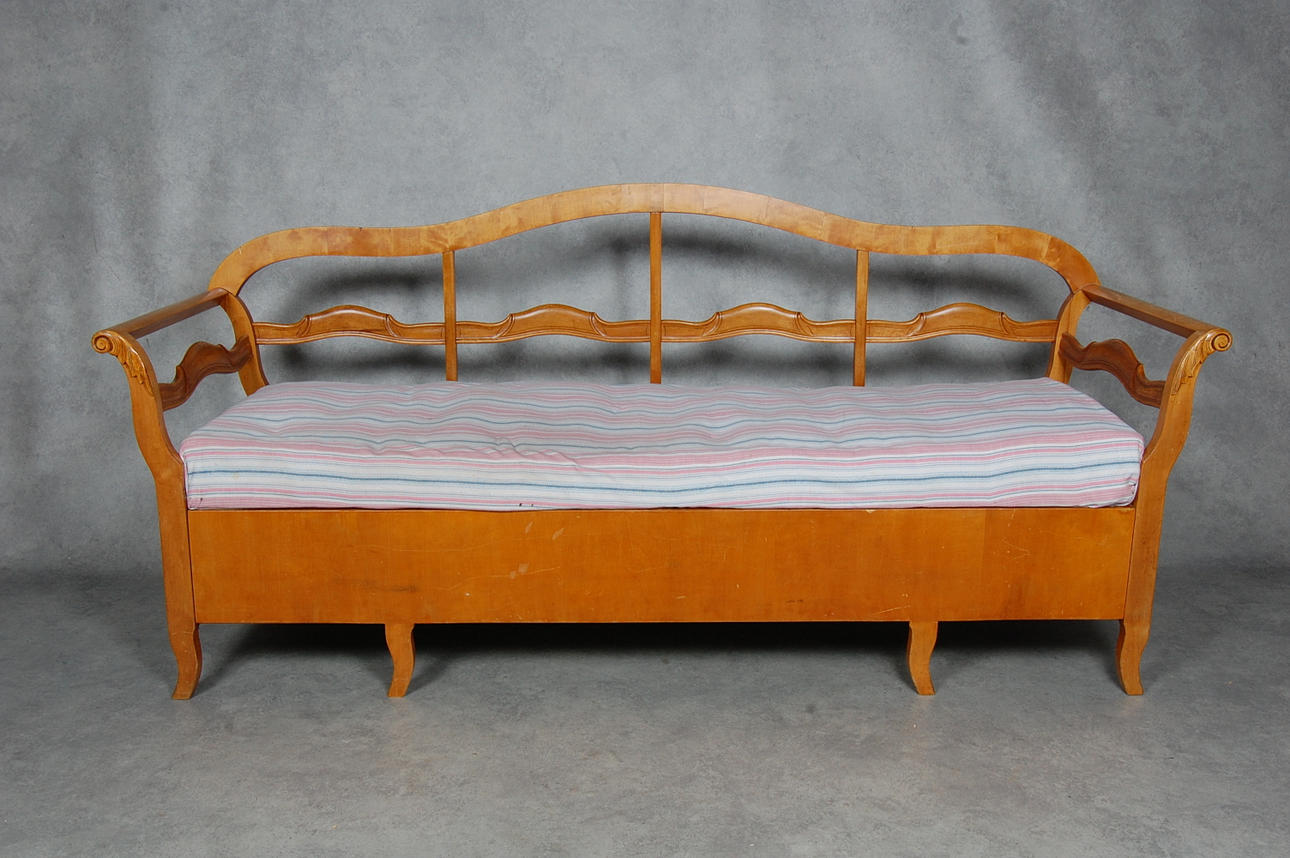 SOFFA, Empire, 1800-tal.