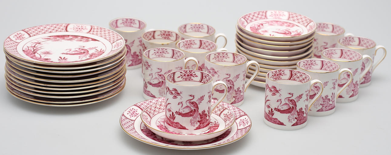 KAFFESERVISDELAR med guldkant (12+12). Porslin. Royal Tuscan, Made in England.