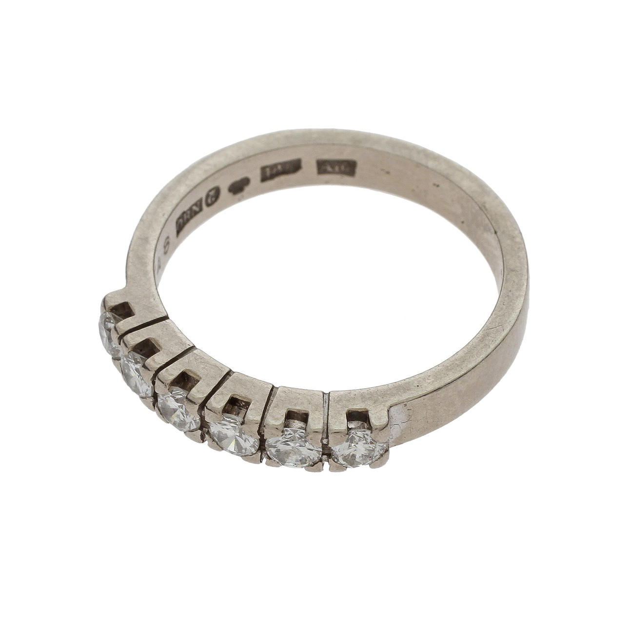 ALLIANSRING, 18 K vitguld med 6 stycken diamanter. 4,7 g.