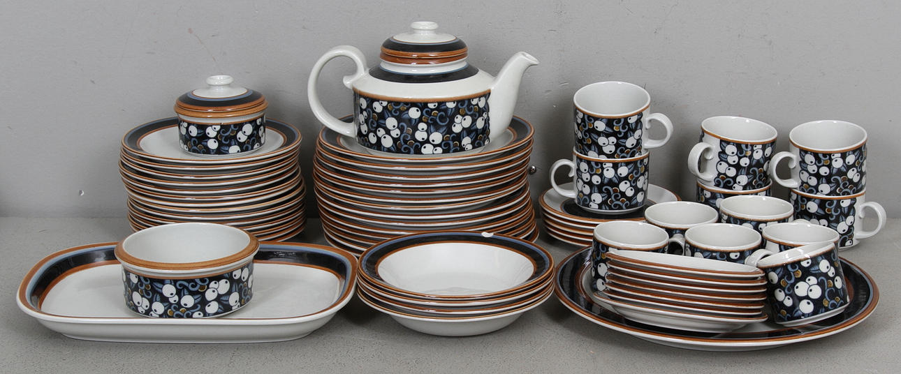 SERVISDELAR, 50 delar, keramik, "Taika", Inkeri Seppälä, Arabia, 1970-tal.