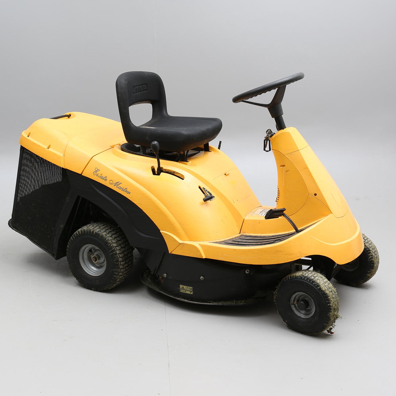 AUFSITZ-RASENMÄHER, Stiga Estate Master 2001.