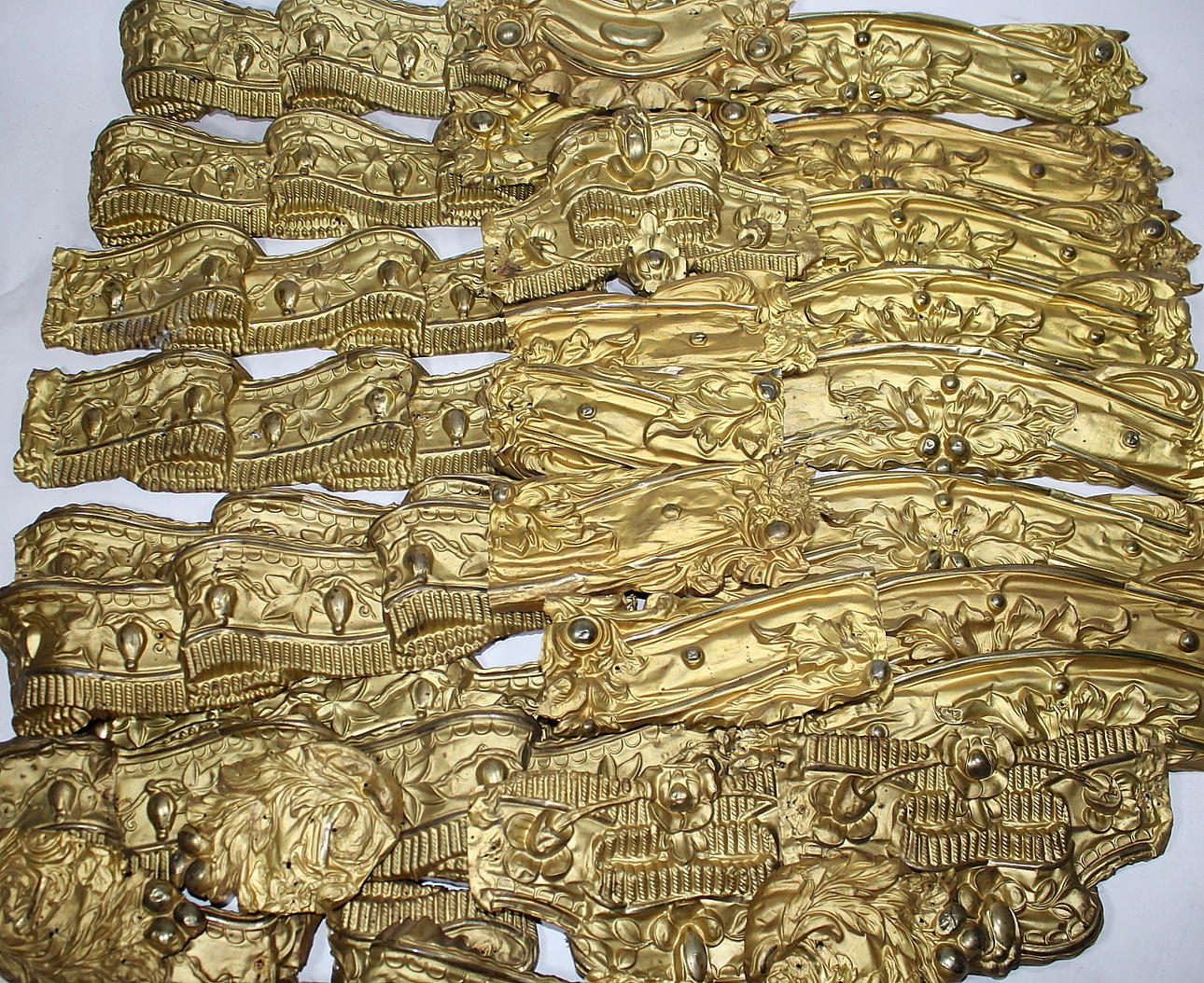 PARTES DE CORNISA, metal.