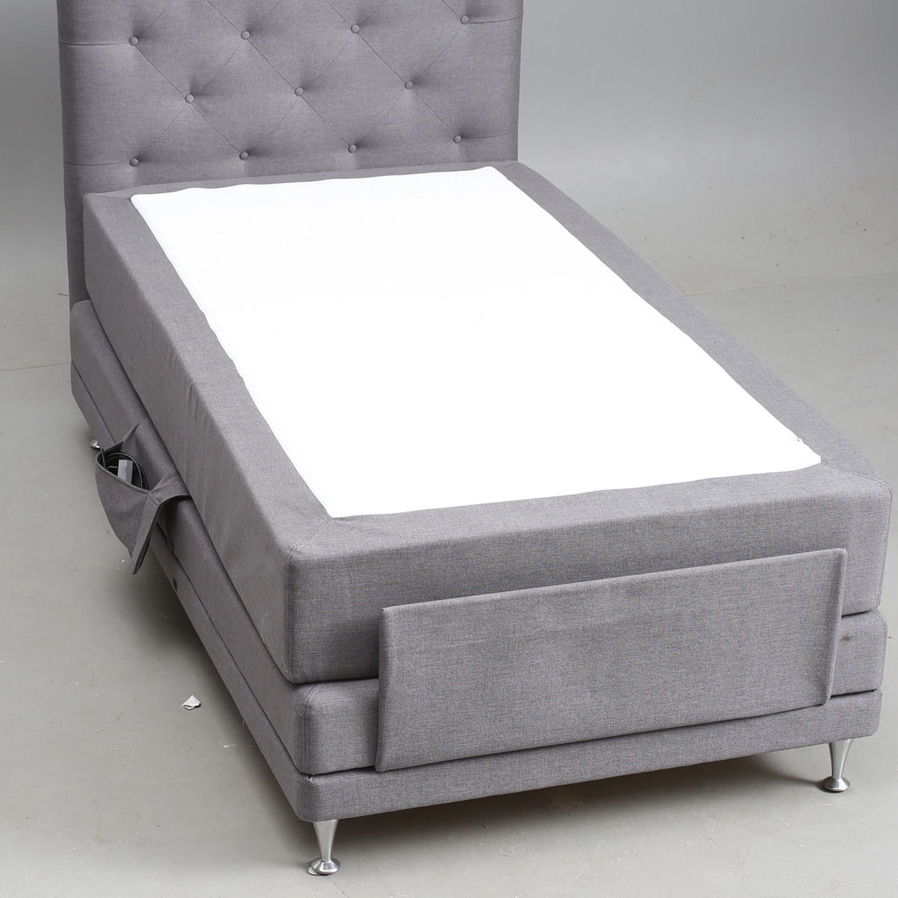 BED, adjustable, with headboard, 105 cm.