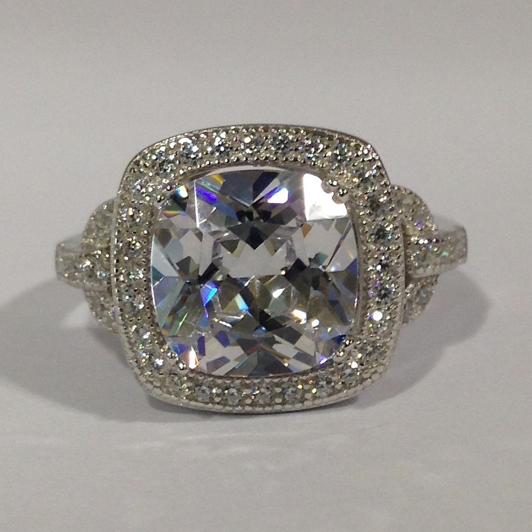 FYRKANTIG KLUSTER RING.