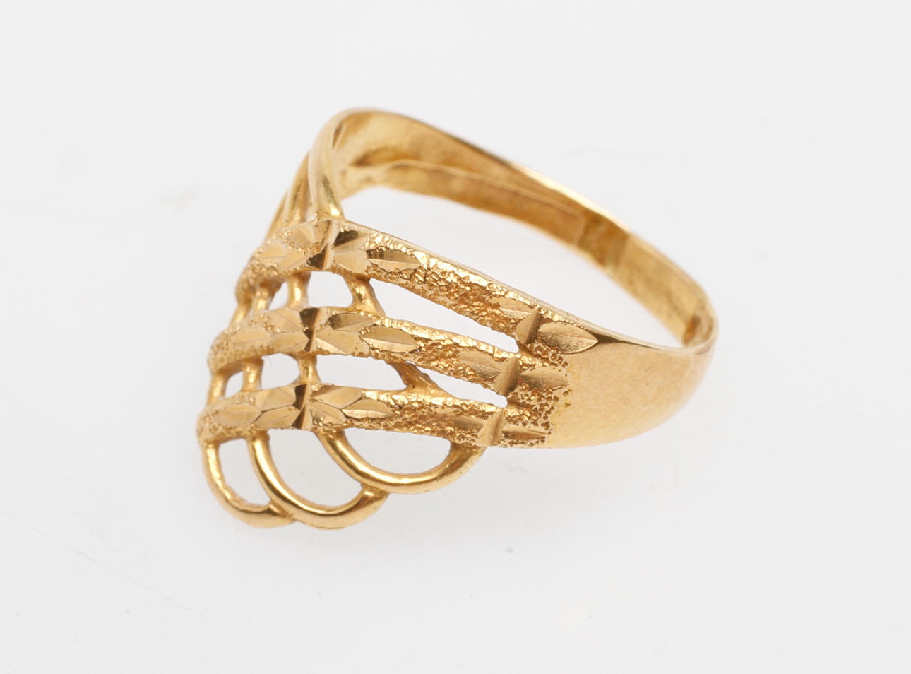 RING, 21k guld, vikt ca 2,8 gr.