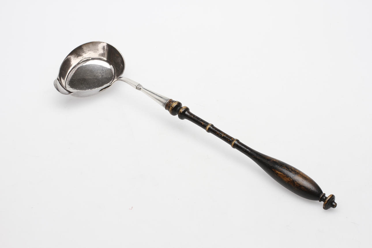 SOPPSLEV, silver med träskaft, Frans Oscar Ahlström, Södertälje 1875.