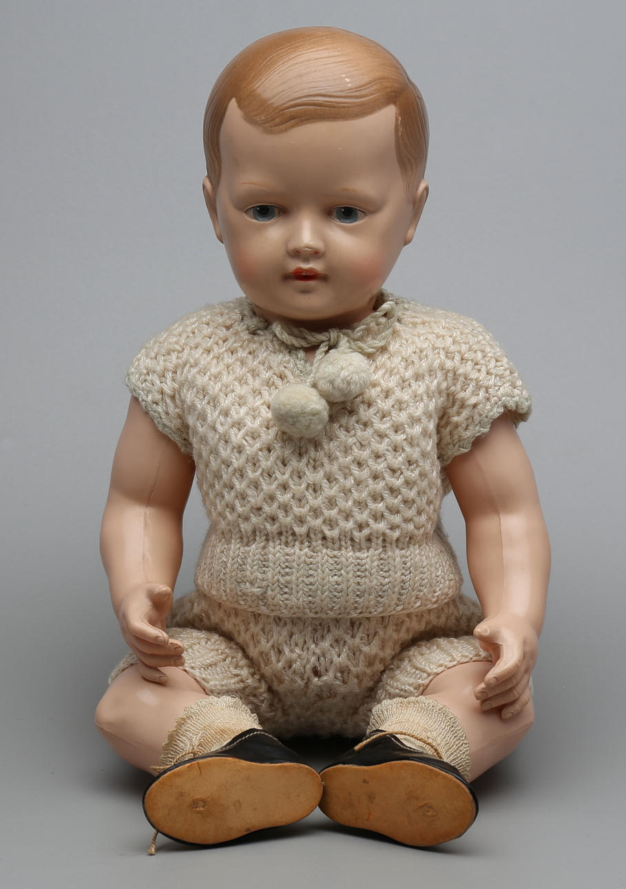 DOCKA, celluloid, Schöberl & Becker, 1900-talets första hälft.