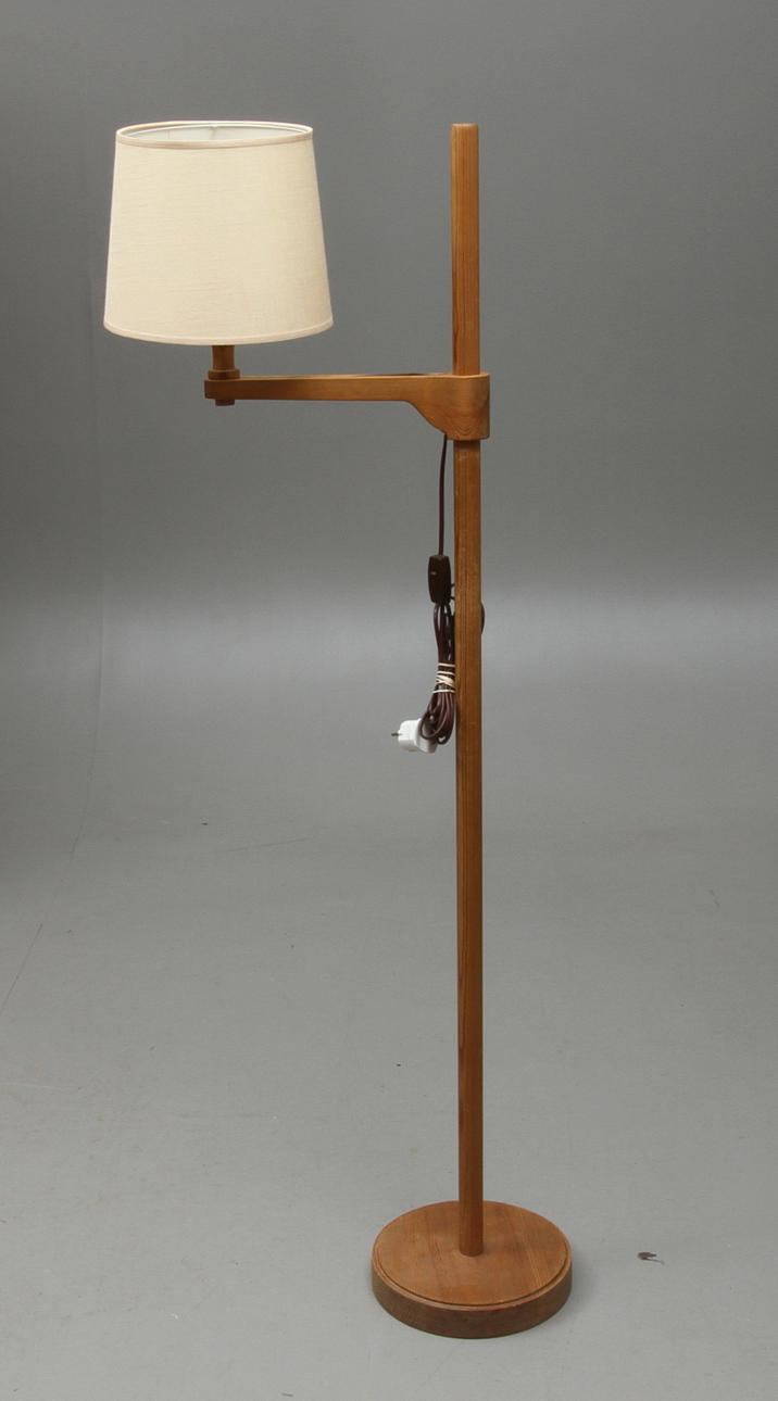 GOLVLAMPA, troligen variant av Carl Malmstens "Staken".