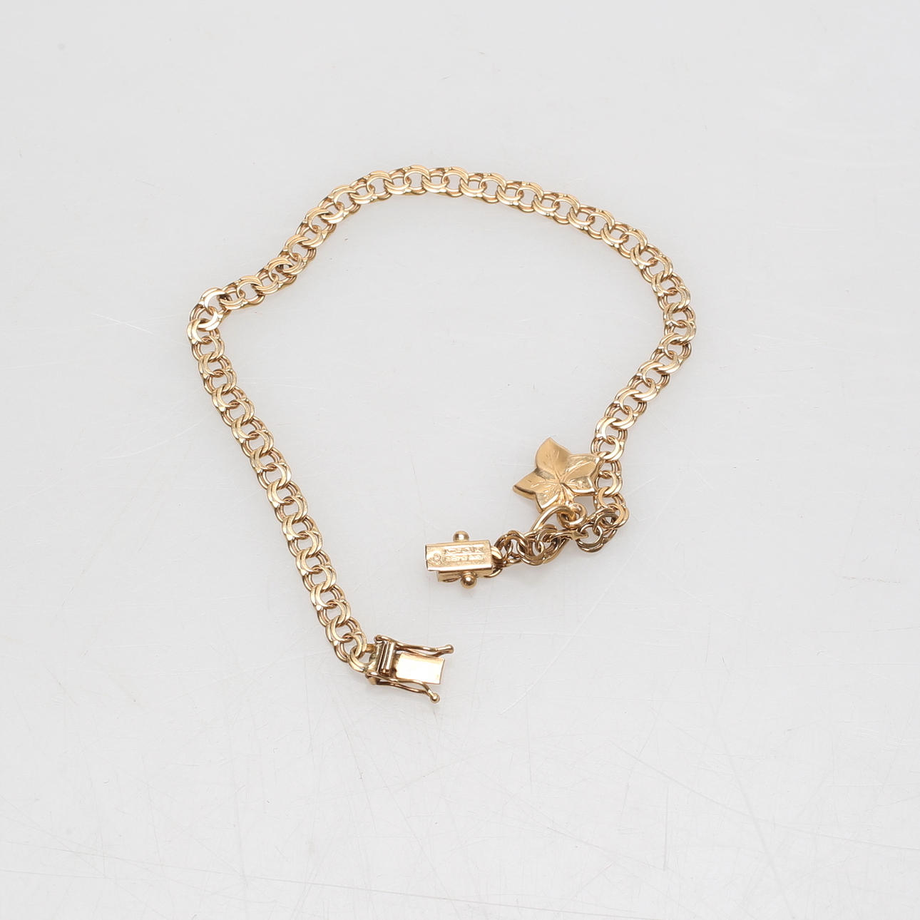 ARMBAND, "Bismarck", guld, 18k, vikt ca. 5,8 gram.