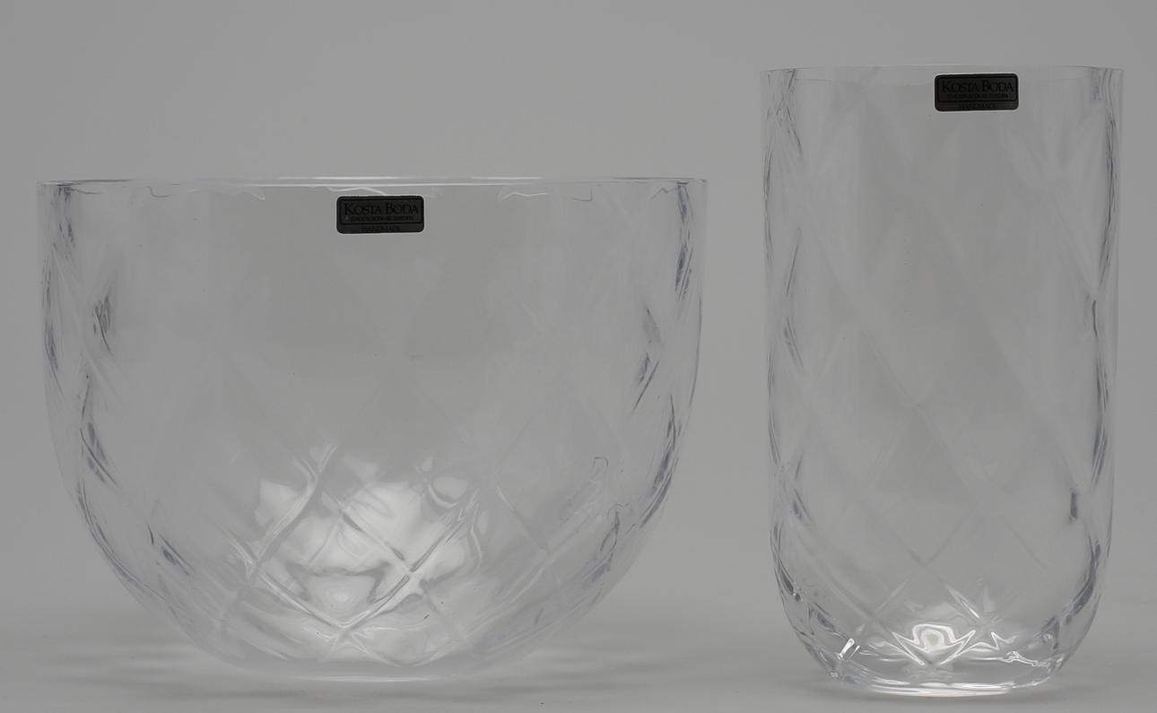 ANNA EHRNER. Vaser (2i glas. Kosta-Boda. Signerade.