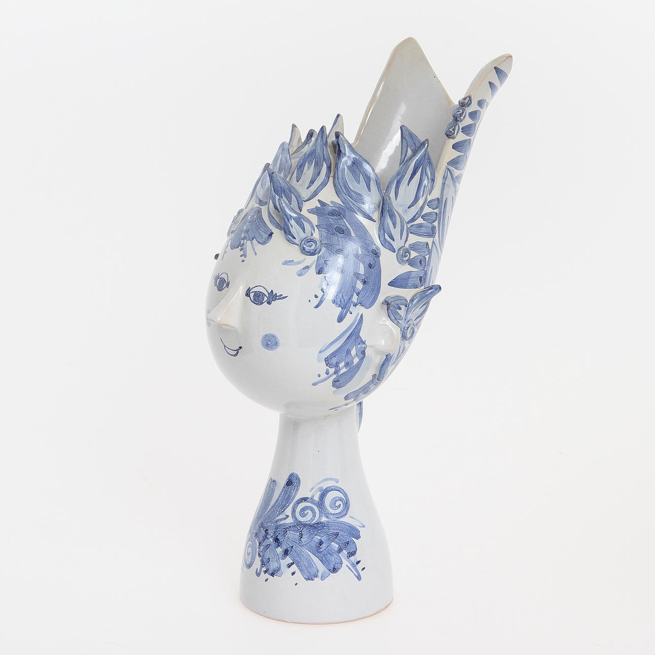 BJÖRN WIINBLAD. SKULPTUR, Kvinnohuvud. Glaserat lergods. Signerad och daterad 1988.