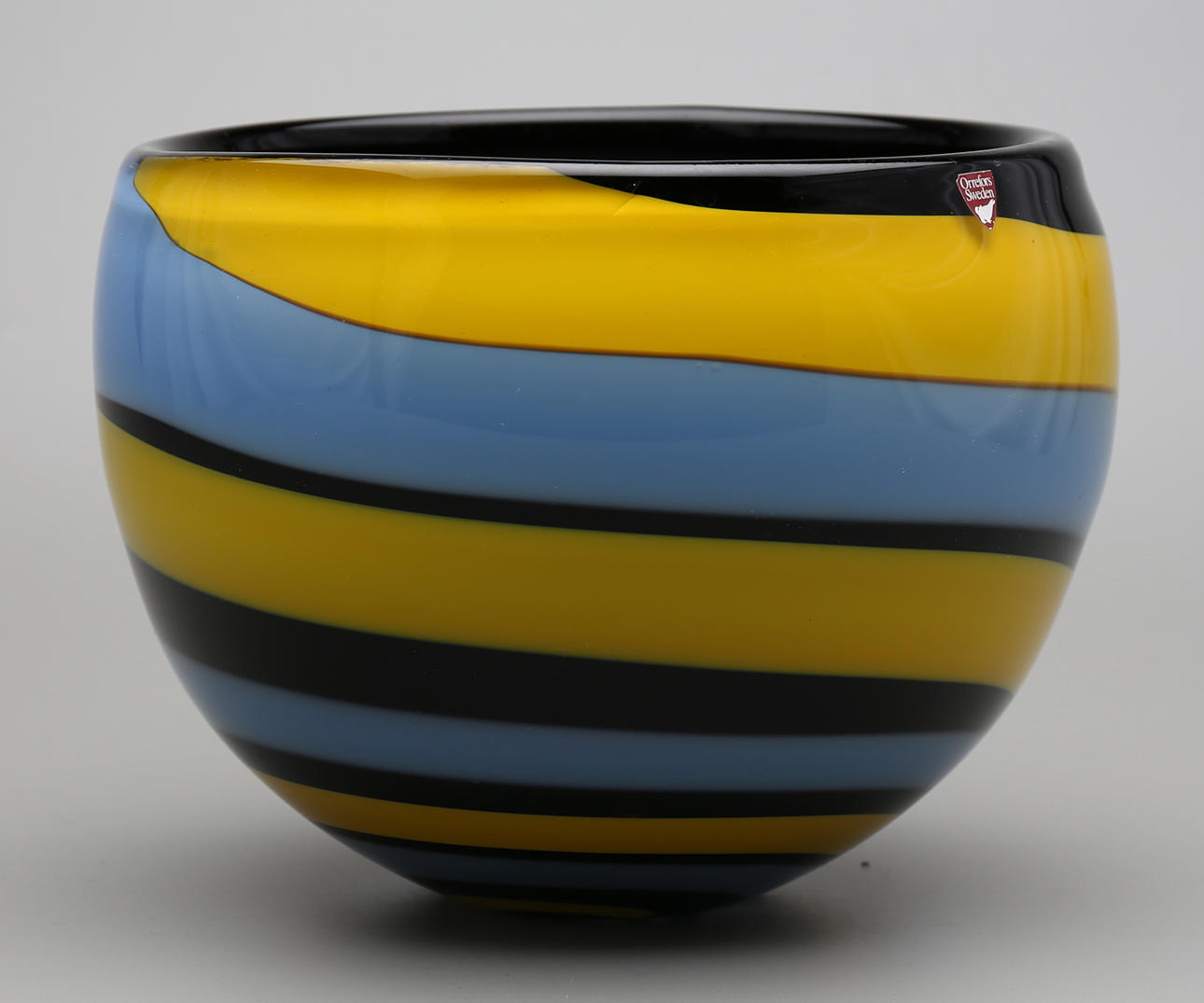 HELEN KRANTZ. VAS, glas, Orrefors, signerad.