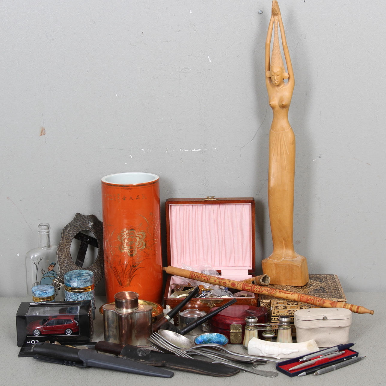 OSTINDISKA FÖREMÅL mm, 1800-1900-tal.