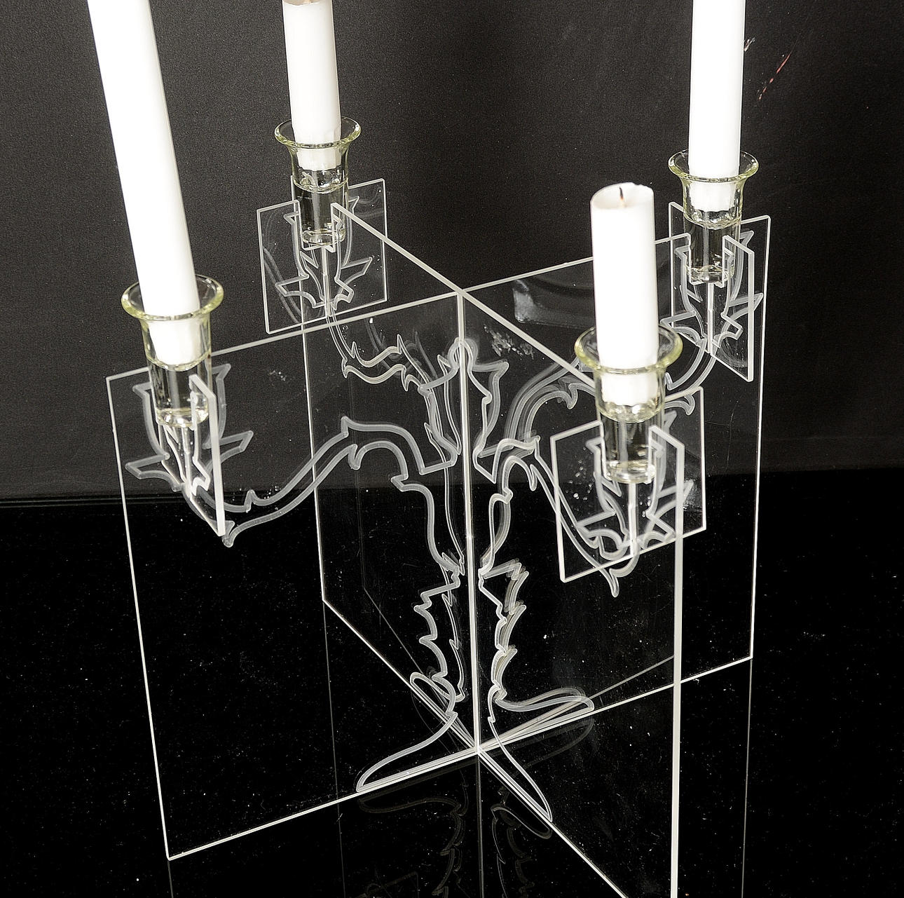 JOHN RUSSEL. Kandelaber, "Ghost Candelabre, akryl/glas.