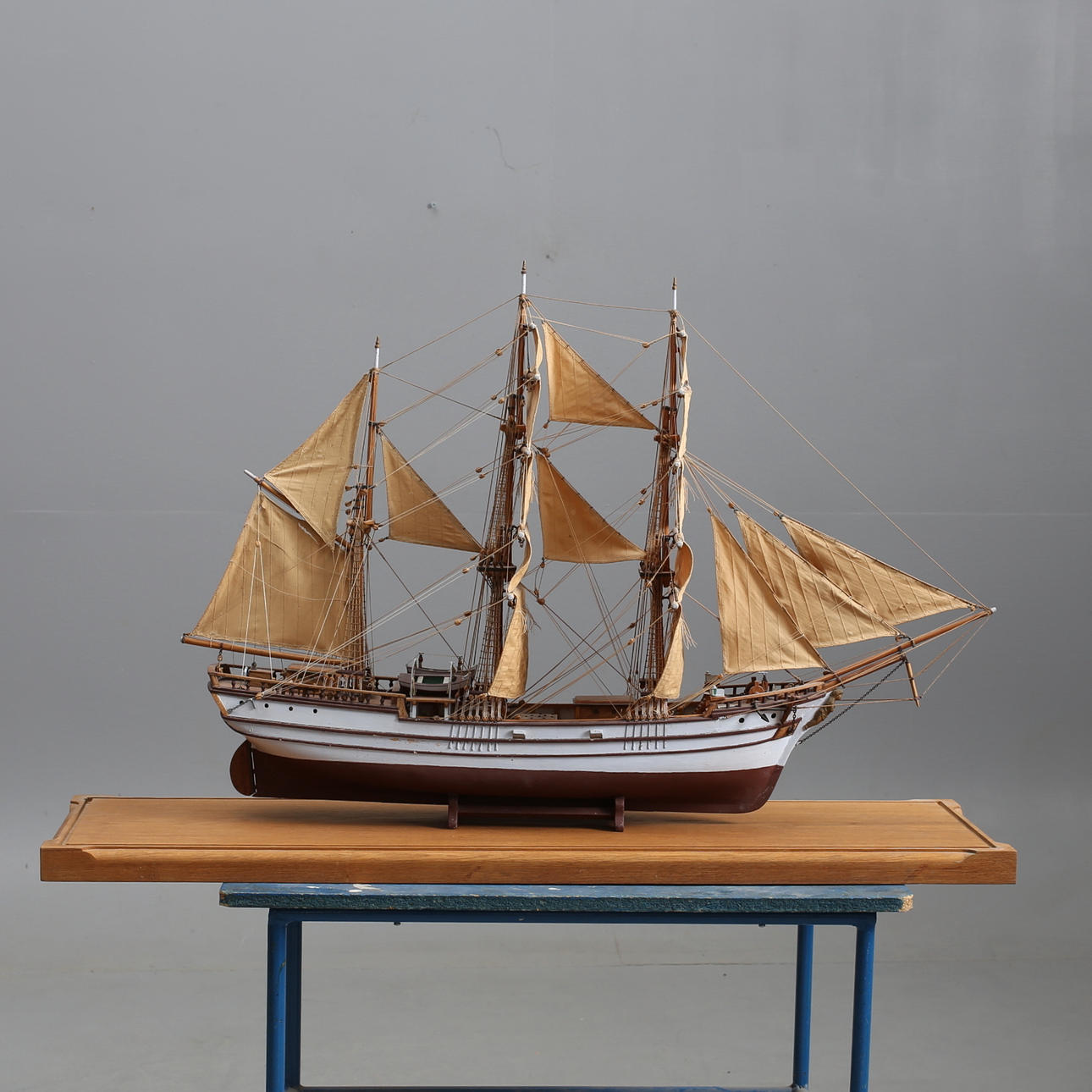 BOOTSMODELL, 3-Mast Brigg, Ende 19. Jahrhundert.