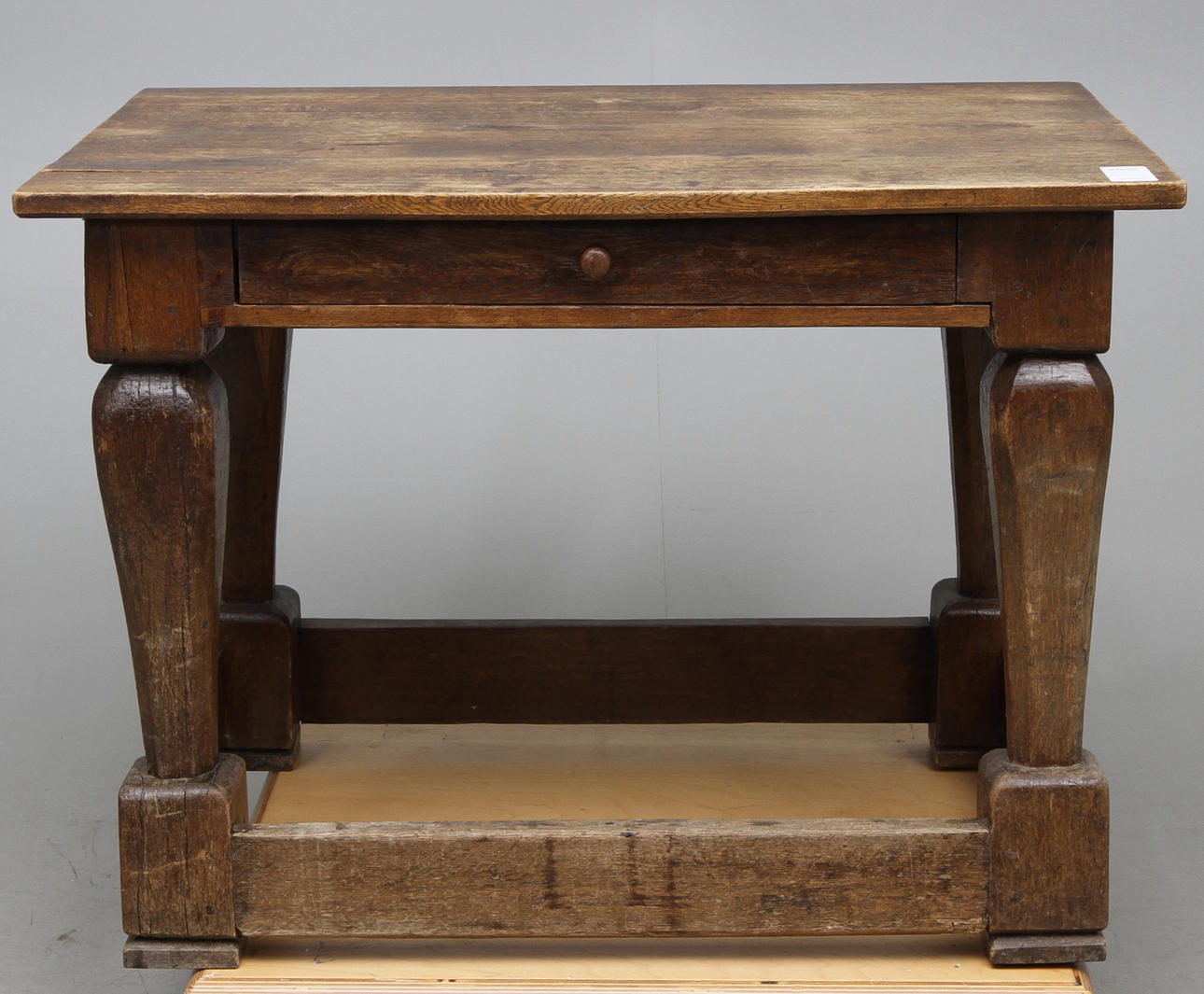 BORD, barock, delvis 1700 tal.