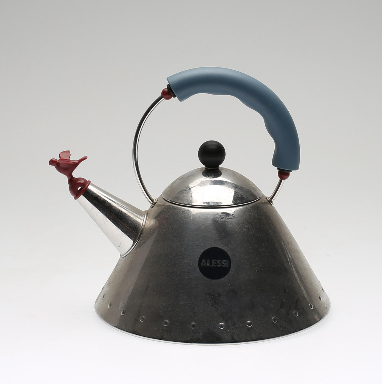 TETERA/HERVIDOR, Michael Graves, Alessi, Italia.