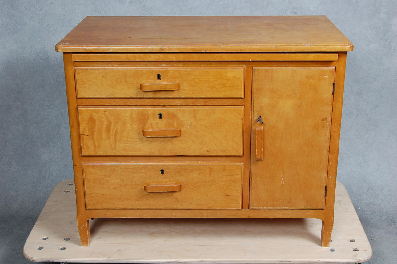 SERVERINGSBÄNK, 1940-tal.