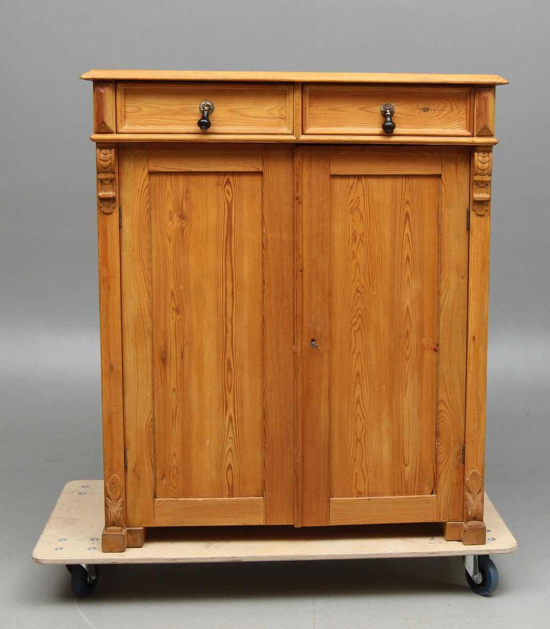 SKÄNK, furu, sekelskiftet 1800/1900-tal.