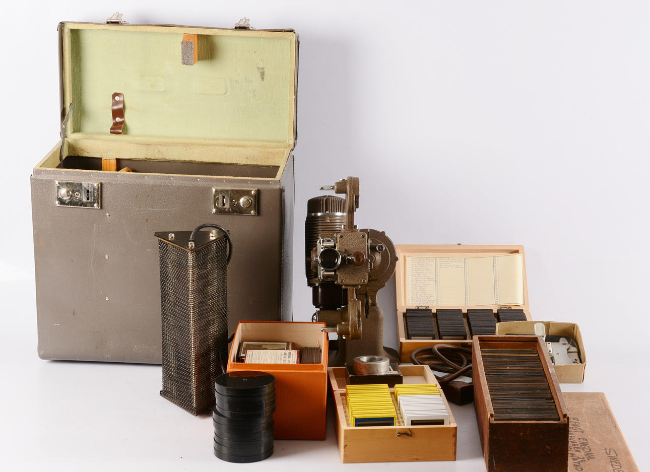 SILENT FILM PROJECTOR, Bell&Howell, model 602.