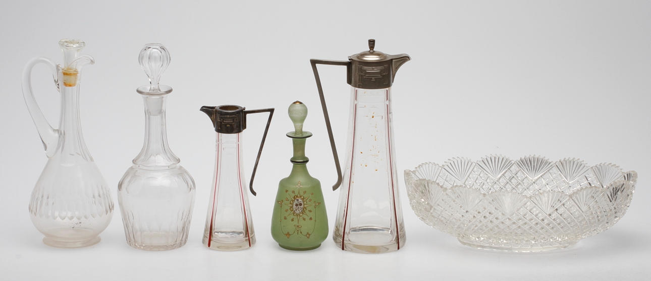 GLASFÖREMÅL, 6 delar, 1900-talets första hälft.