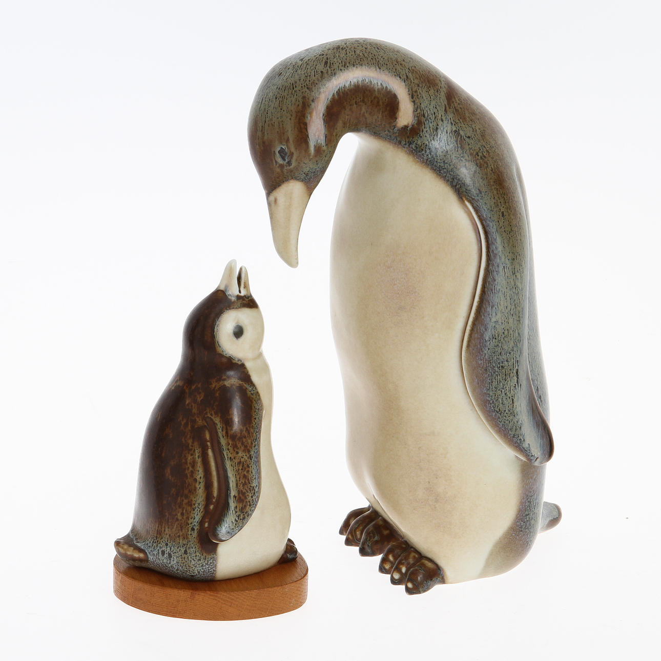 GUNNAR NYLUND. Figuriner, 2 st, stengods, Rörstrand, 1900-talets andra hälft.