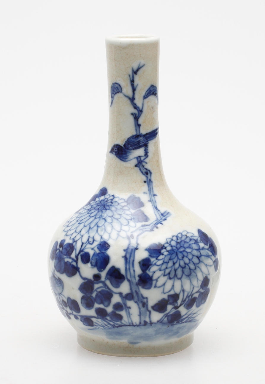 VAS, porslin, Kina, möjligtvis Hsien Feng(1851-1861).