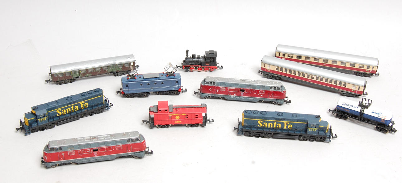 MODELLTÅG, N skala, 11 delar, Trix, Lima.